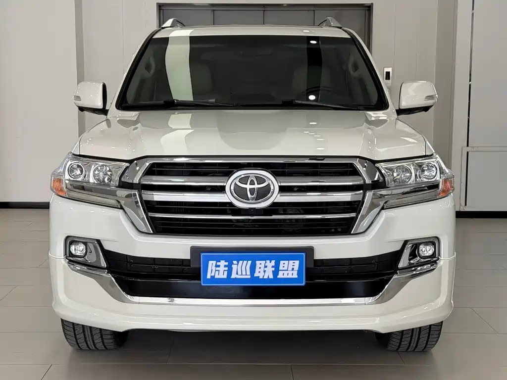 Toyota Land Cruiser 2020 — фото 3