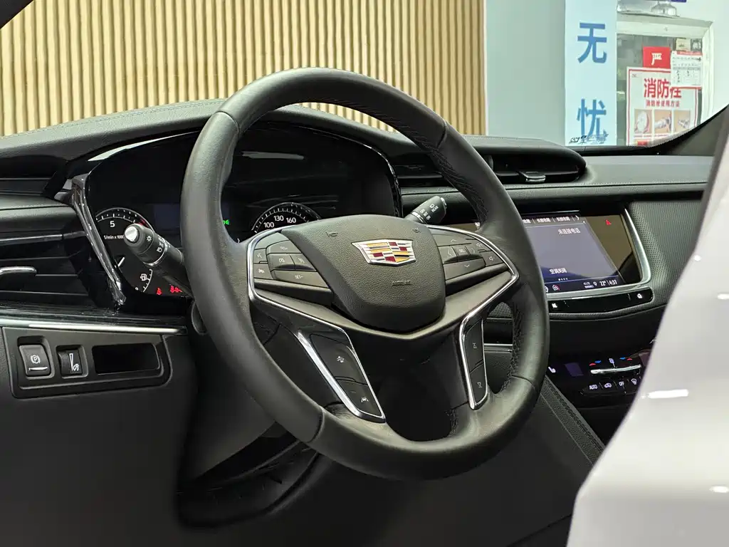 Cadillac XT5 2021 — фото 9