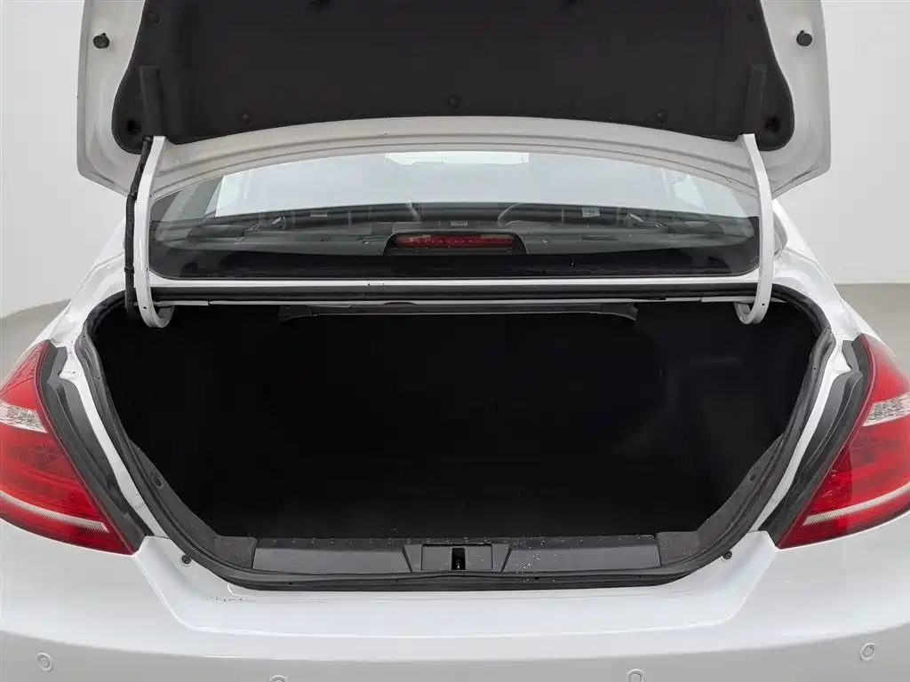 Geely Emgrand 2015 — фото 16