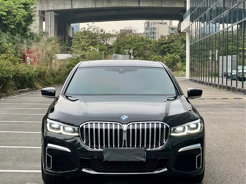 BMW 7 Series 2022 — фото 2