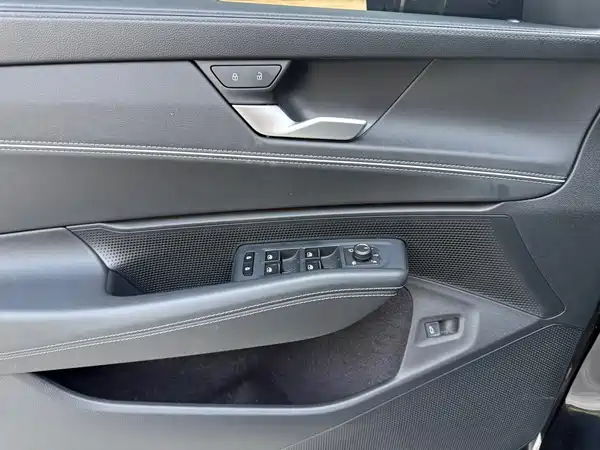 Volkswagen Passat 2025