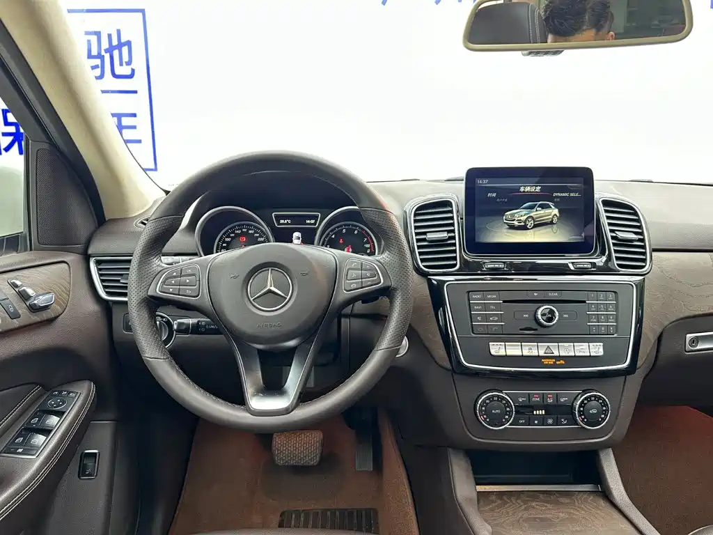 Mercedes-Benz GLE 2017 — фото 20