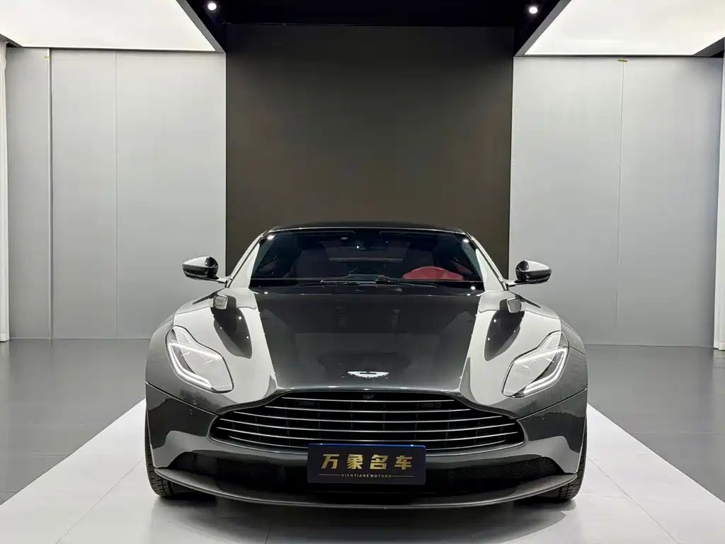 Aston Martin DB11 2020 — фото 2
