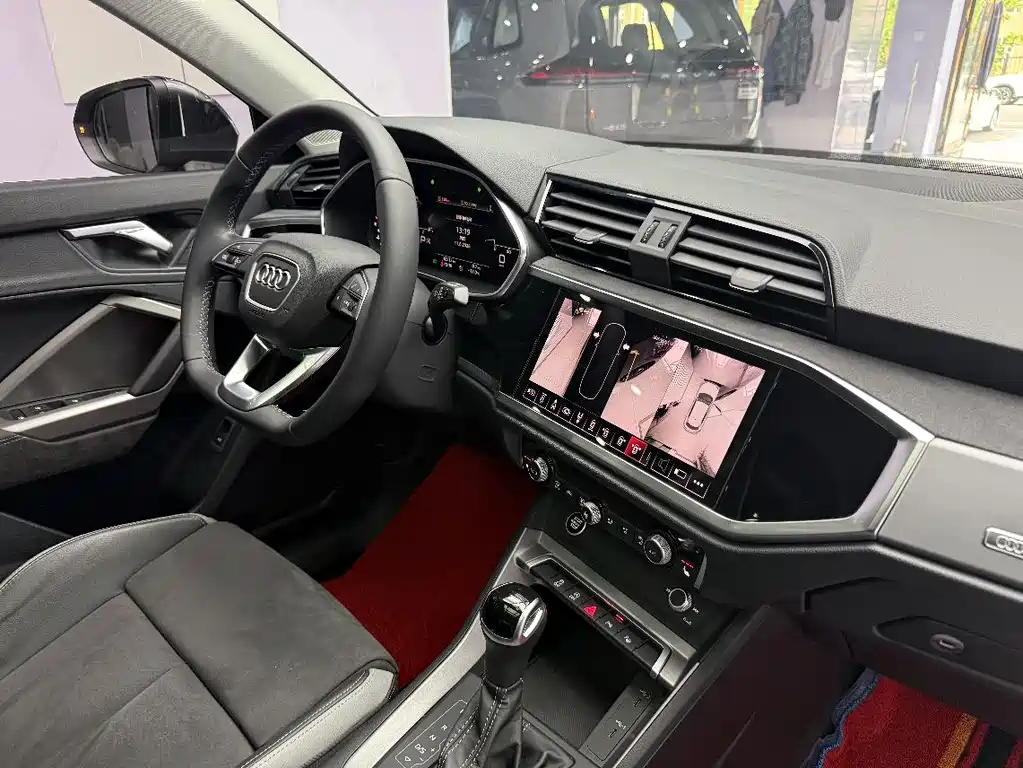 Audi Q3 2023 — фото 16