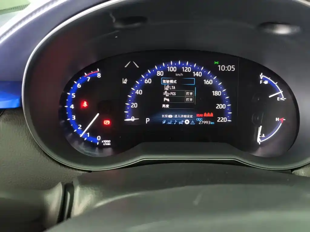 Toyota C-HR 2023 — фото 12