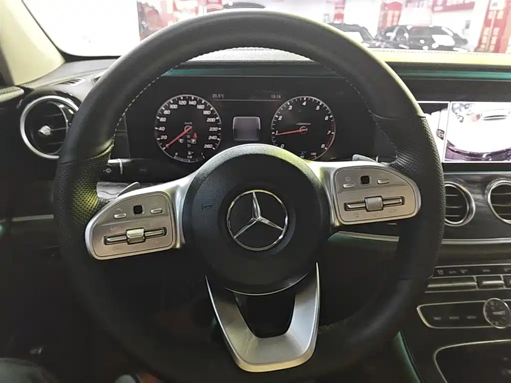 Mercedes-Benz E-Class 2019 — фото 11