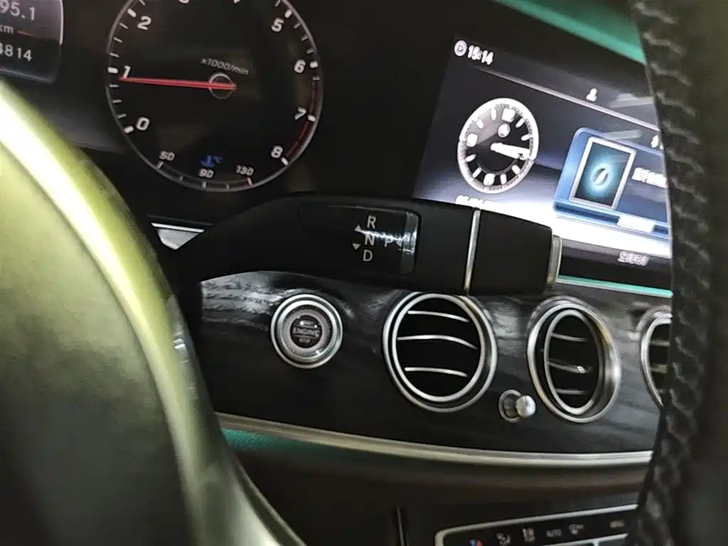Mercedes-Benz E-Class 2019 — фото 14