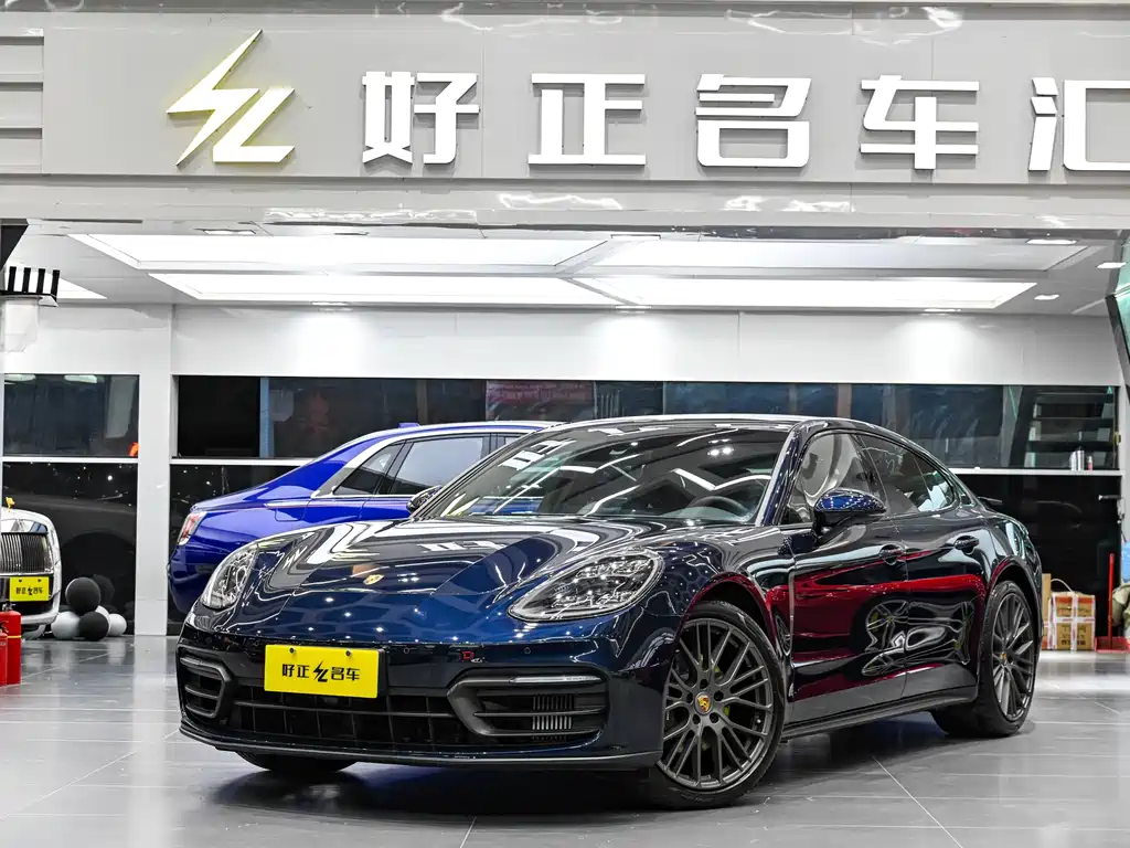 Porsche Panamera 2023 — фото 1