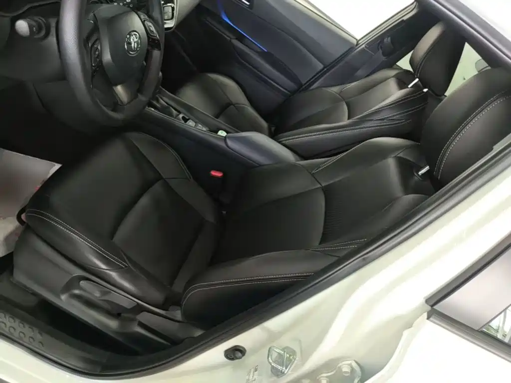Toyota C-HR 2023 — фото 15