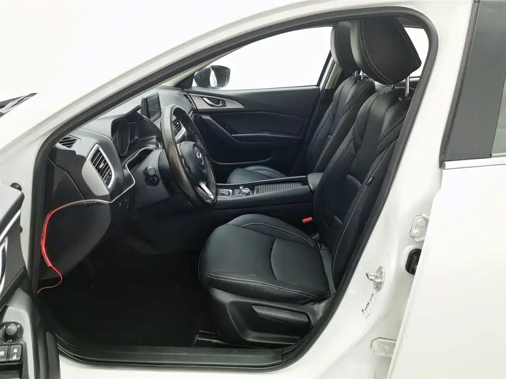 Mazda 3 Axela 2017 — фото 10