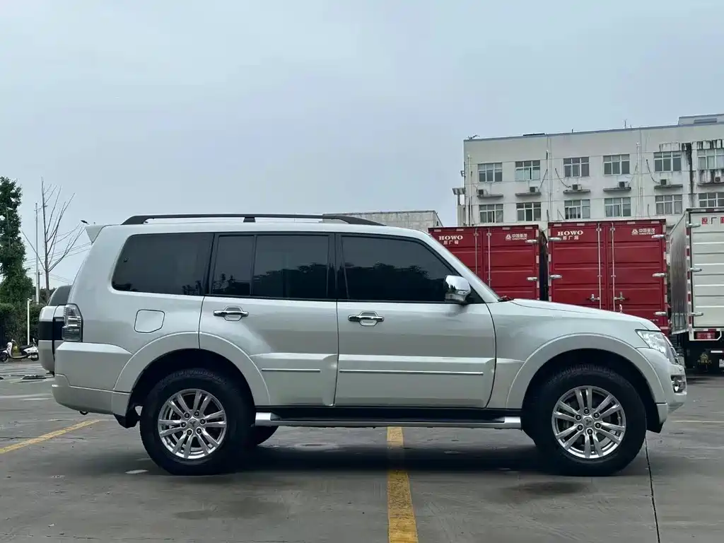 Mitsubishi Pajero 2019 — фото 3