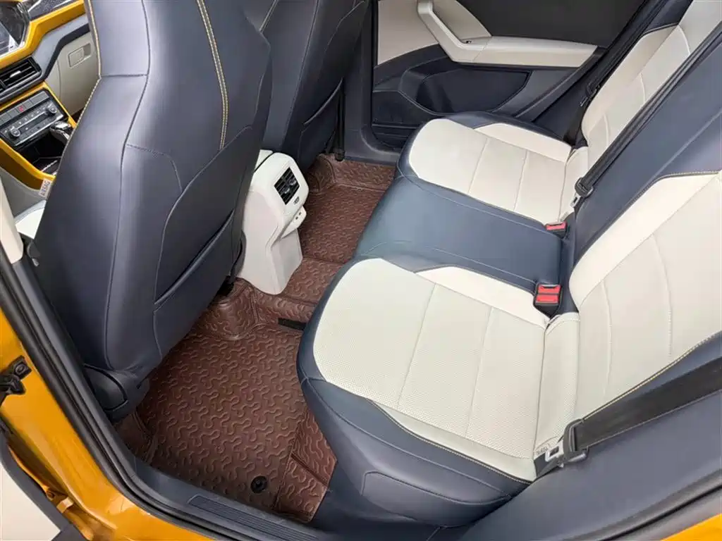 Volkswagen T-Cross 2019 — фото 18