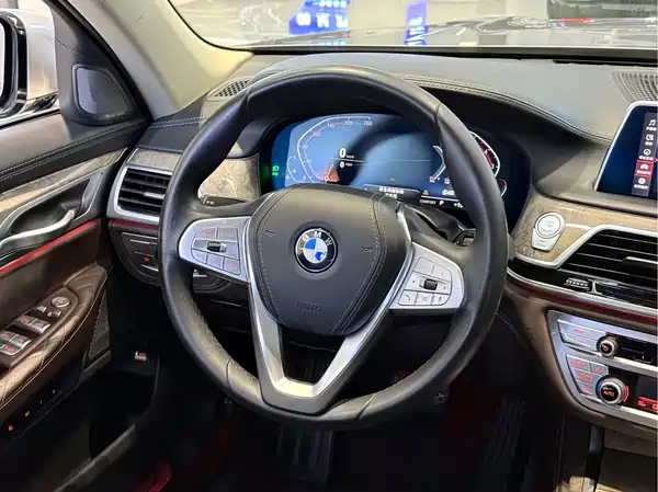 BMW 7 Series 2021