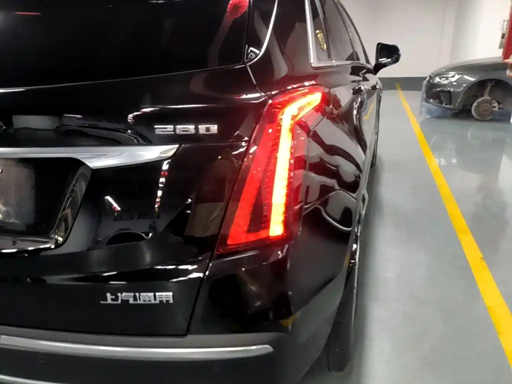 Cadillac XT5 2021 — фото 8