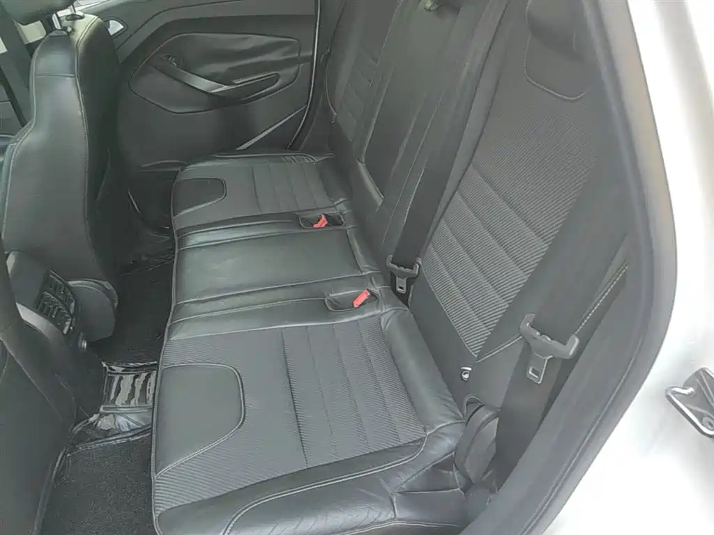 Ford Kuga 2016 — фото 17