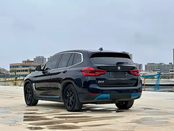 BMW iX3 2021