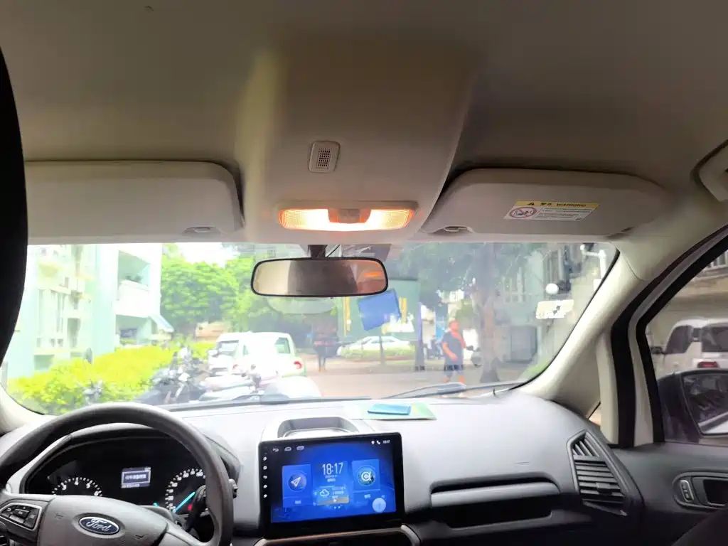 Ford EcoSport 2018 — фото 14