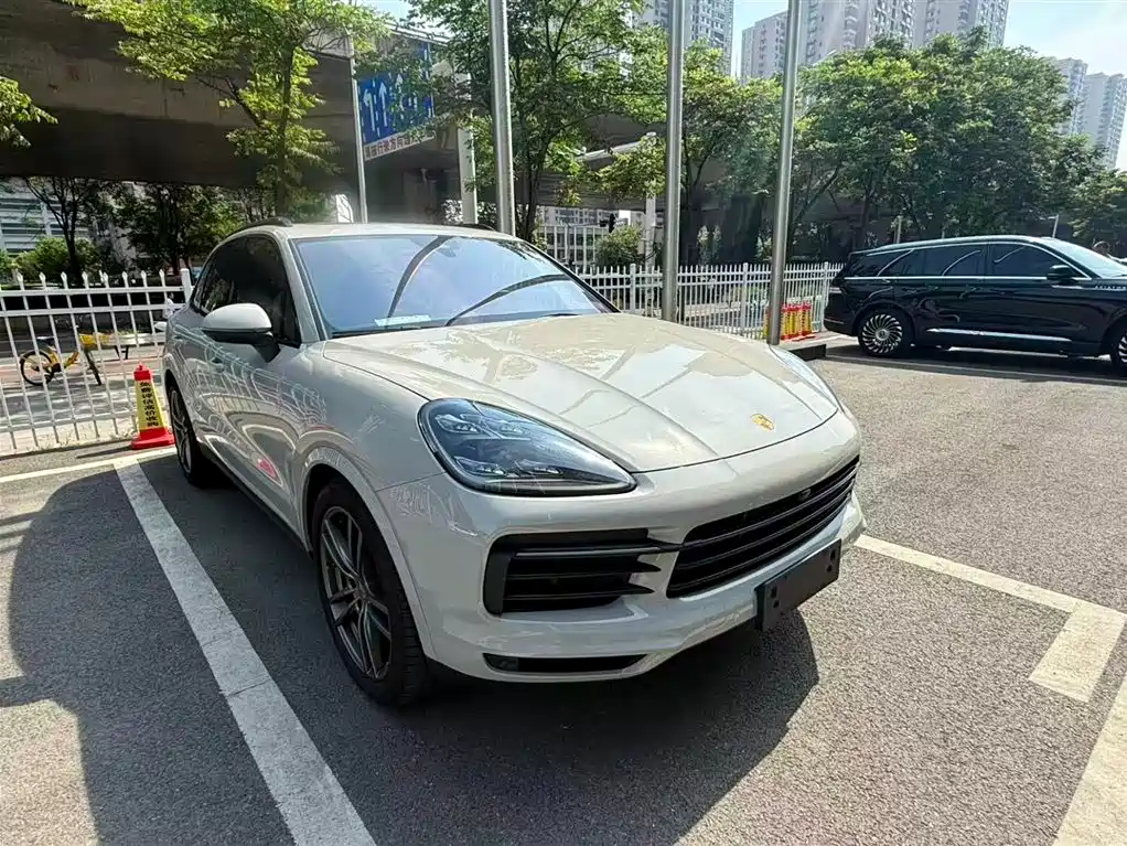 Porsche Cayenne 2021 — фото 1