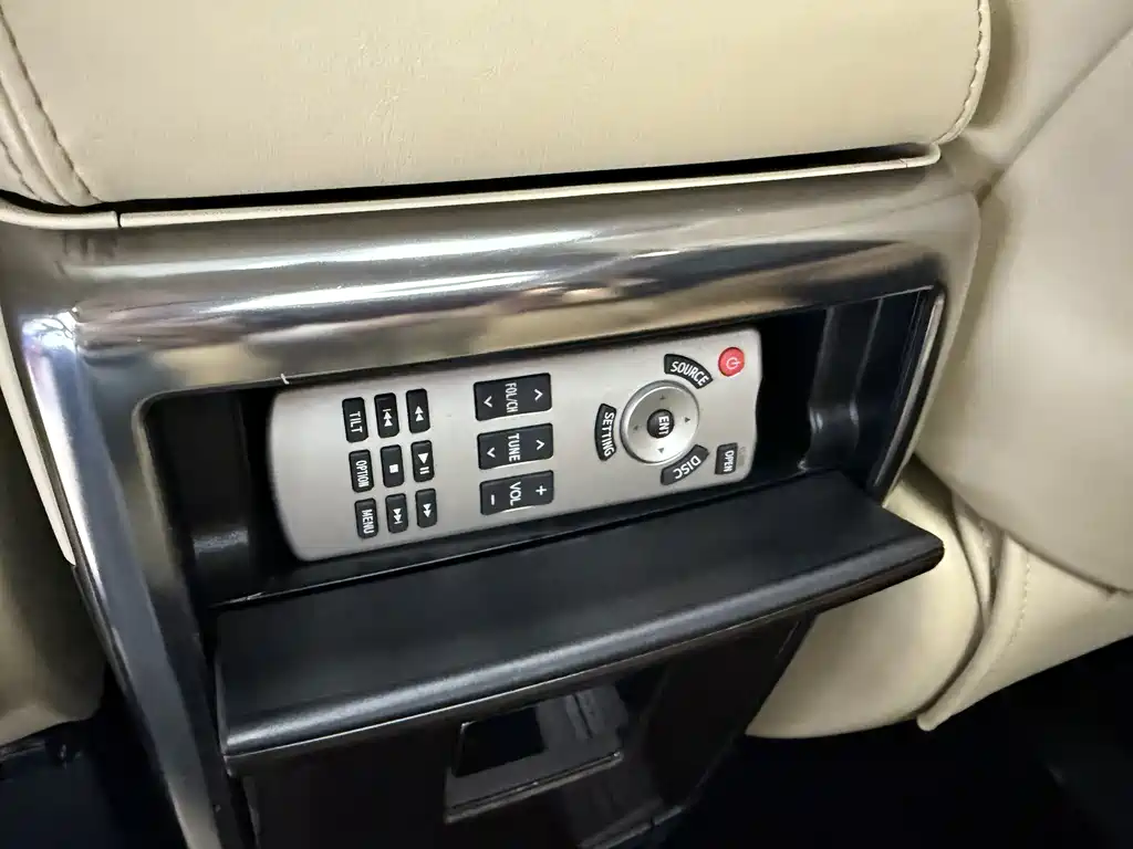 Toyota Alphard 2023 — фото 10