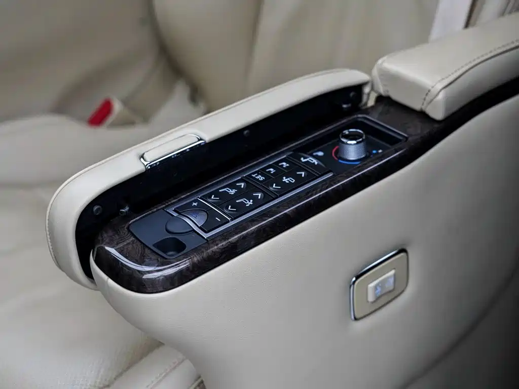 Toyota Vellfire 2021 — фото 13