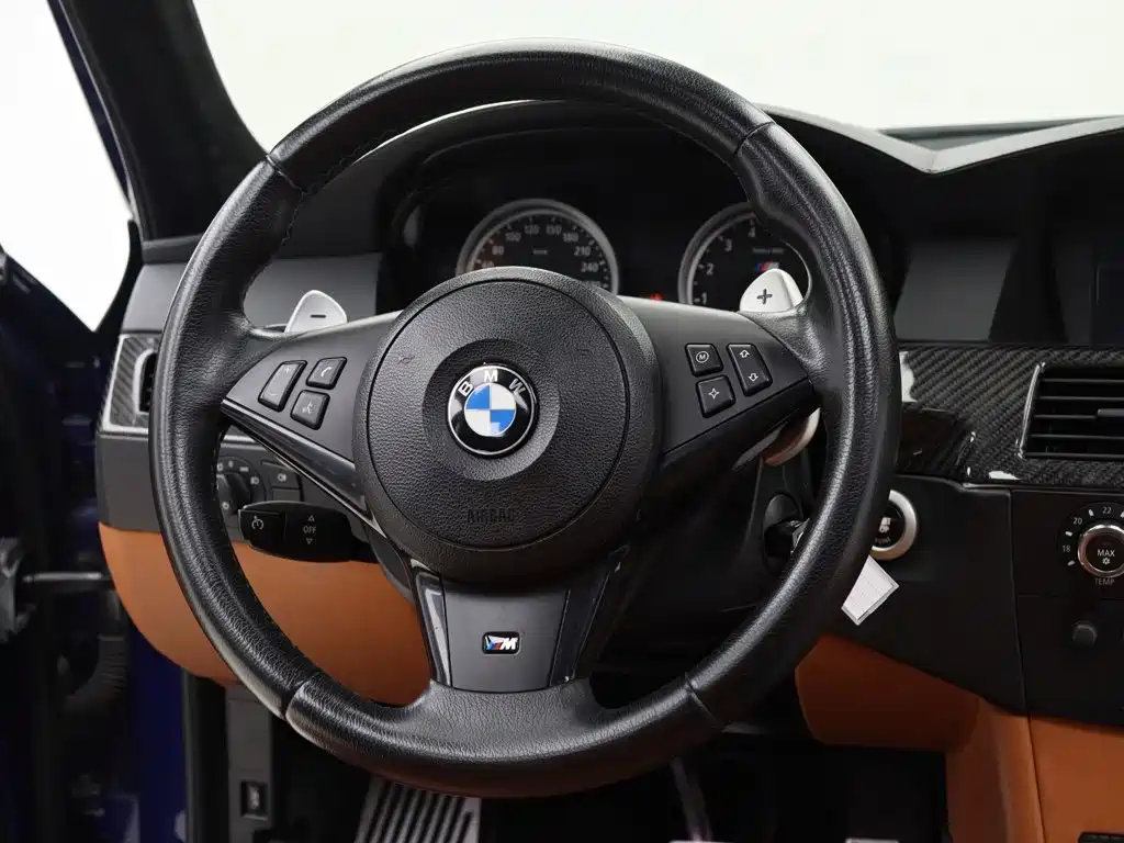 BMW M5 2006 — фото 14