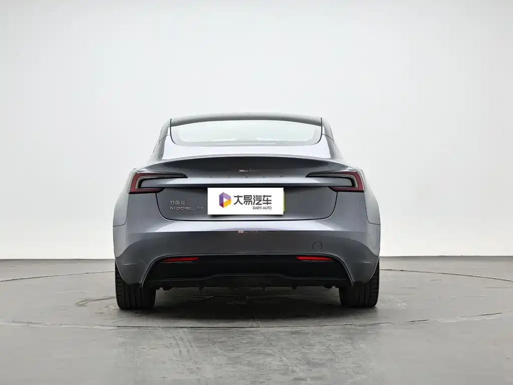 Tesla Model 3 2025 — фото 4