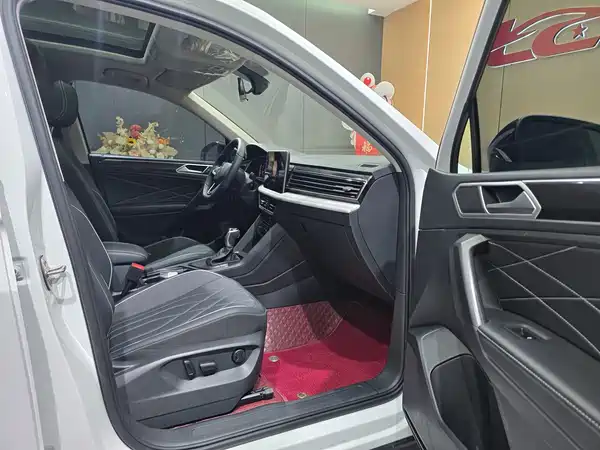 Volkswagen Tiguan L 2024