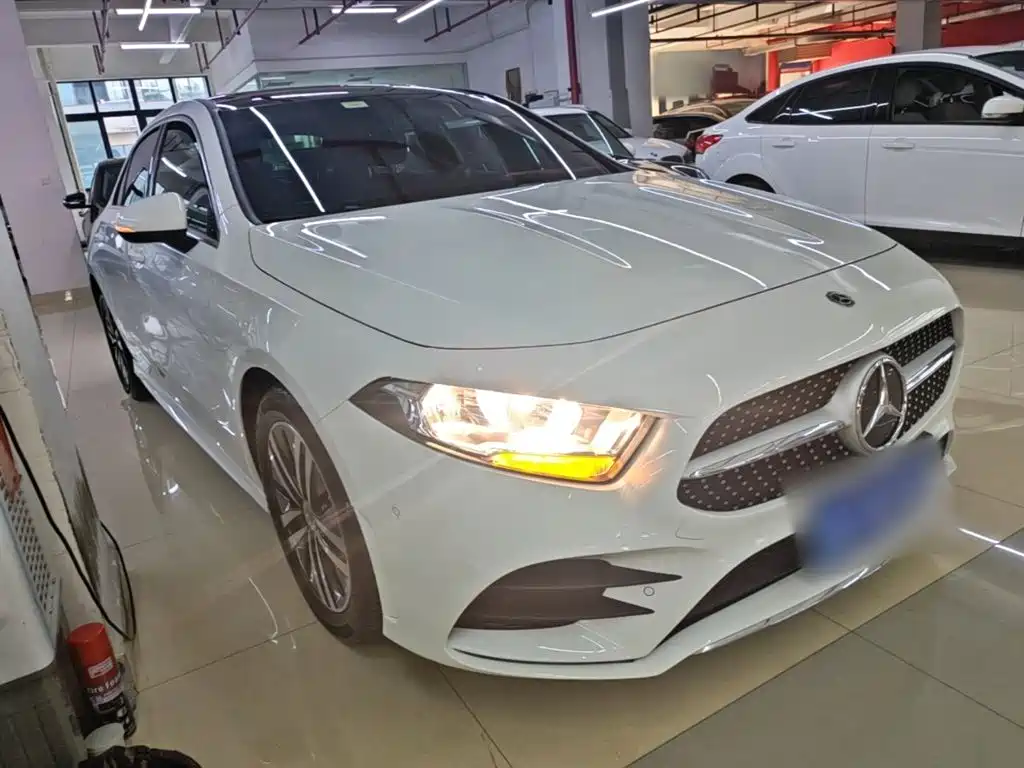 Mercedes-Benz A-Class 2020 — фото 4