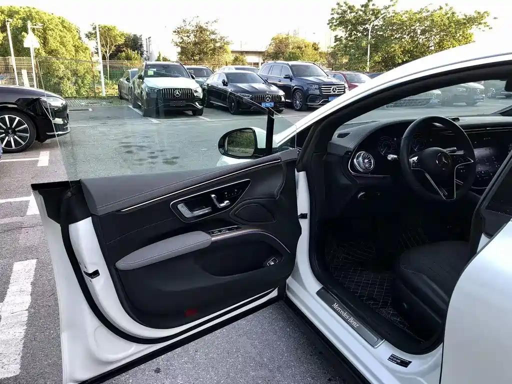 Mercedes-Benz EQS 2025 — фото 12