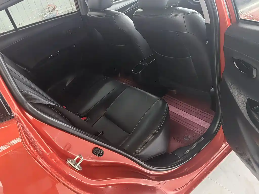 Toyota Yaris L 2019