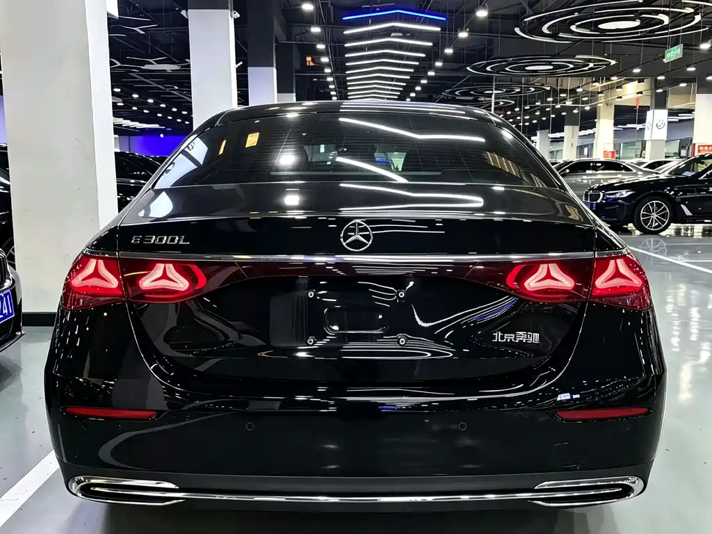 Mercedes-Benz E-Class 2024 — фото 19