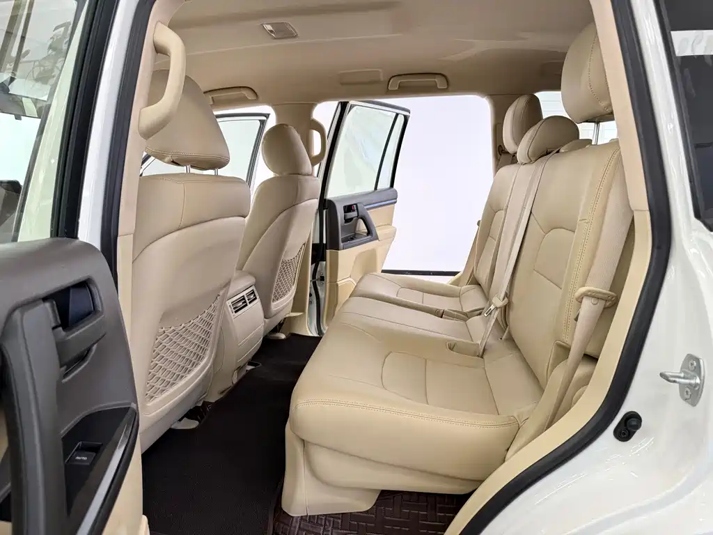 Toyota Land Cruiser 2018 — фото 7