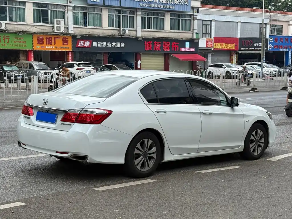 Honda Accord 2015 — фото 3