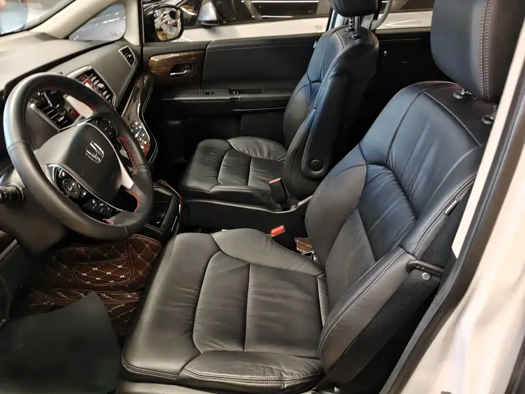 Honda Odyssey 2018 — фото 13