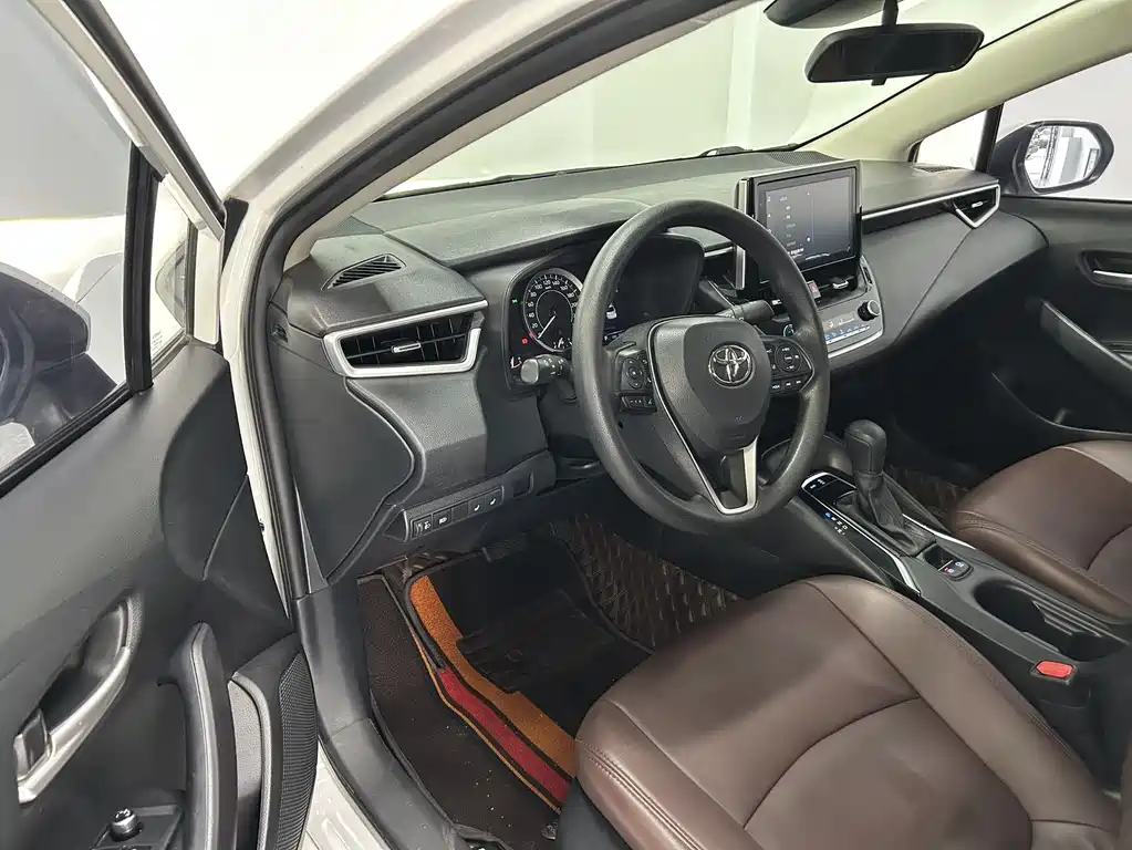Toyota Corolla 2022 — фото 10