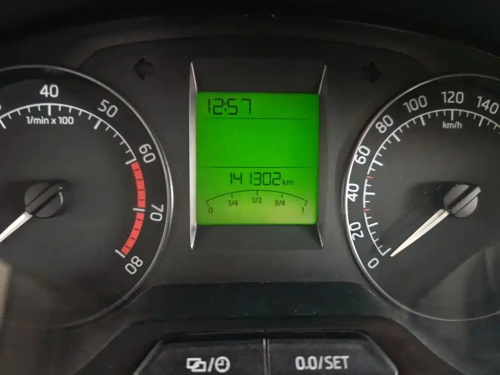Skoda Rapid 2015 — фото 12