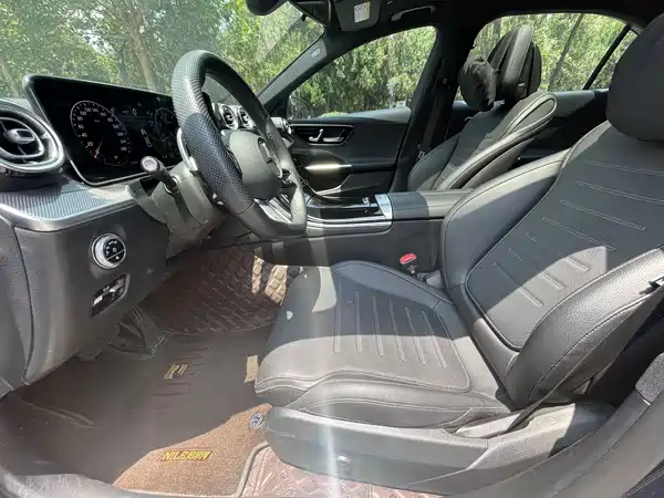 Mercedes-Benz C-Class 2024