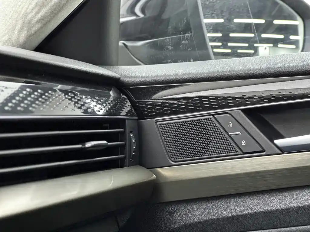 Volkswagen Passat New Energy 2021 — фото 13