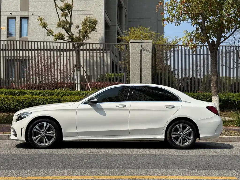 Mercedes-Benz C-Class 2019 — фото 3