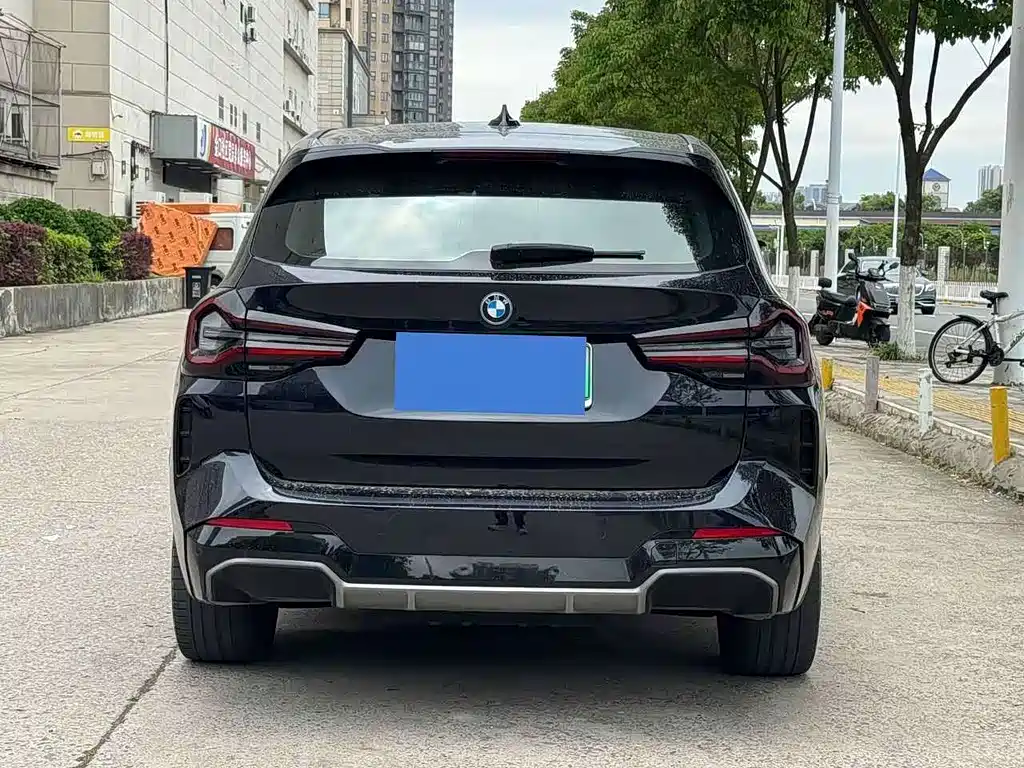 BMW iX3 2022 — фото 14