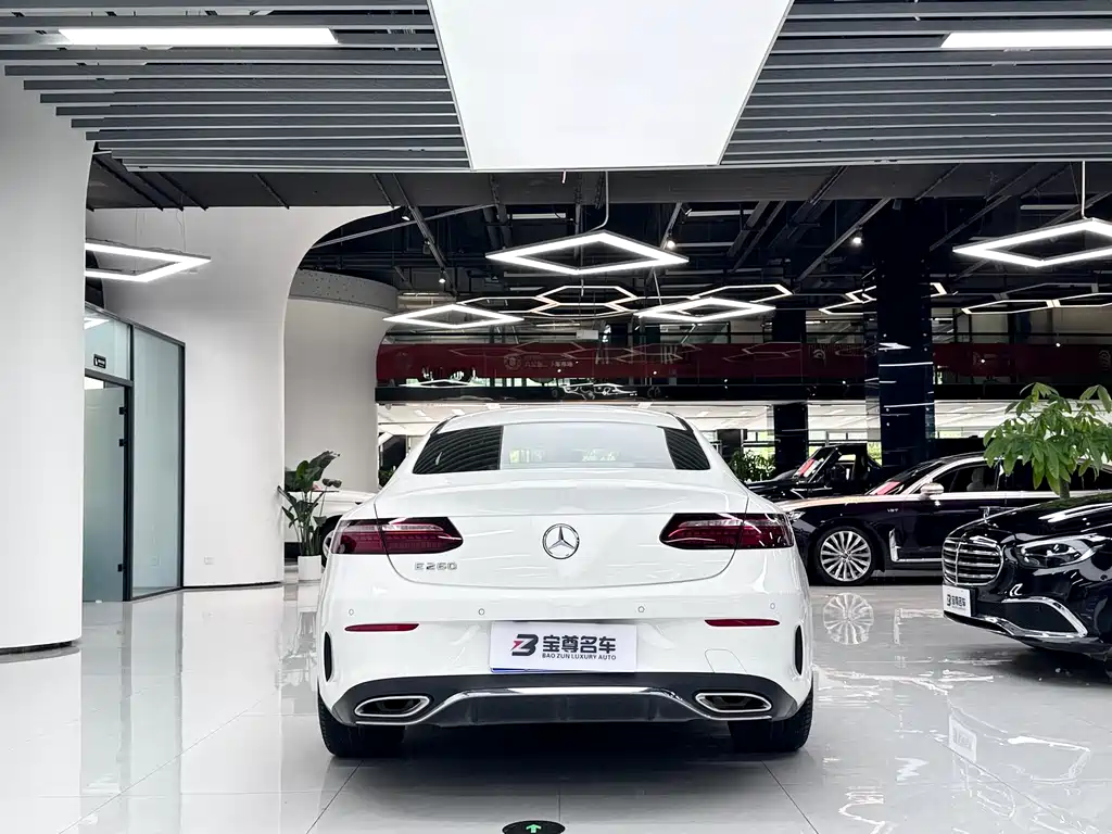 Mercedes-Benz E-Class 2022 — фото 15