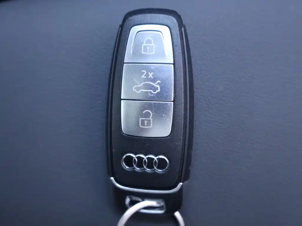 Audi A3 2024 — фото 25
