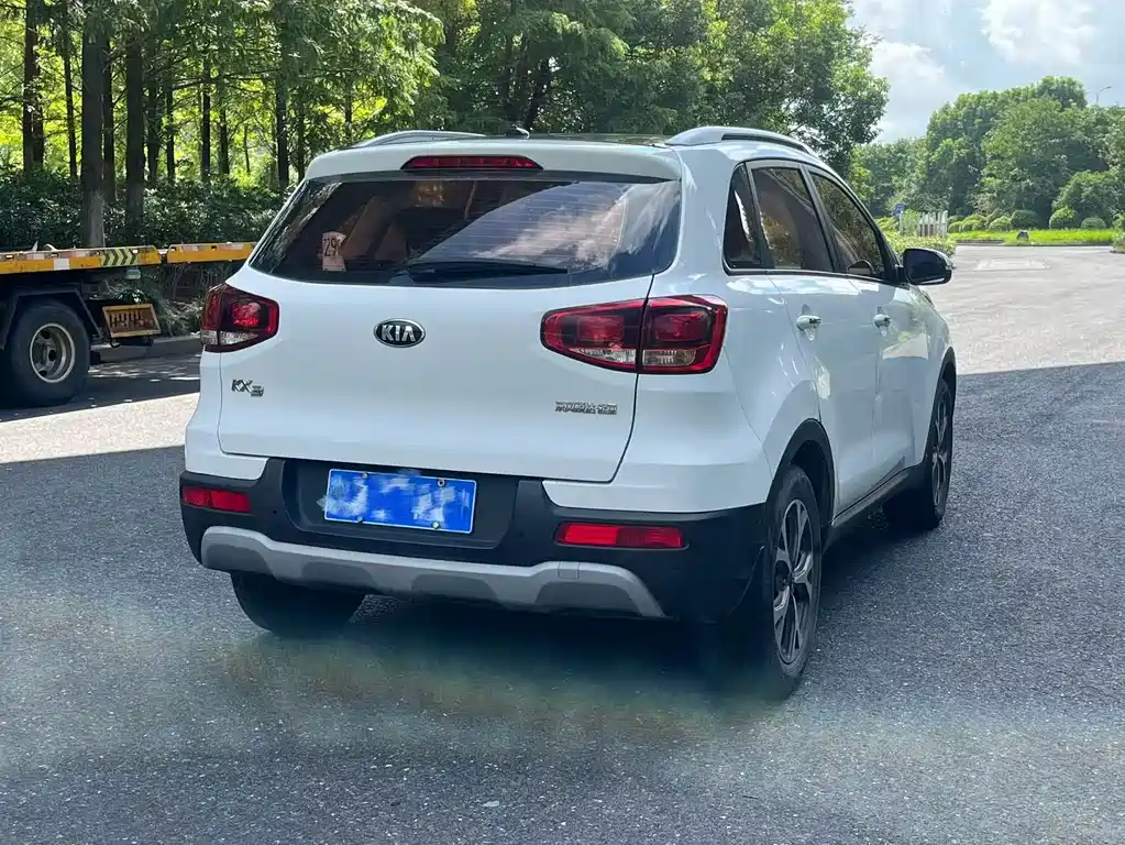 Kia KX3 2017 — фото 3