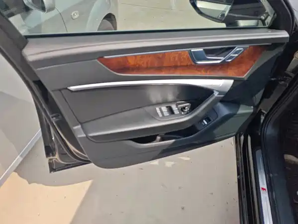 Audi A6L 2023