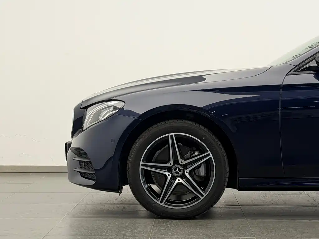 Mercedes-Benz E-Class 2019 — фото 18