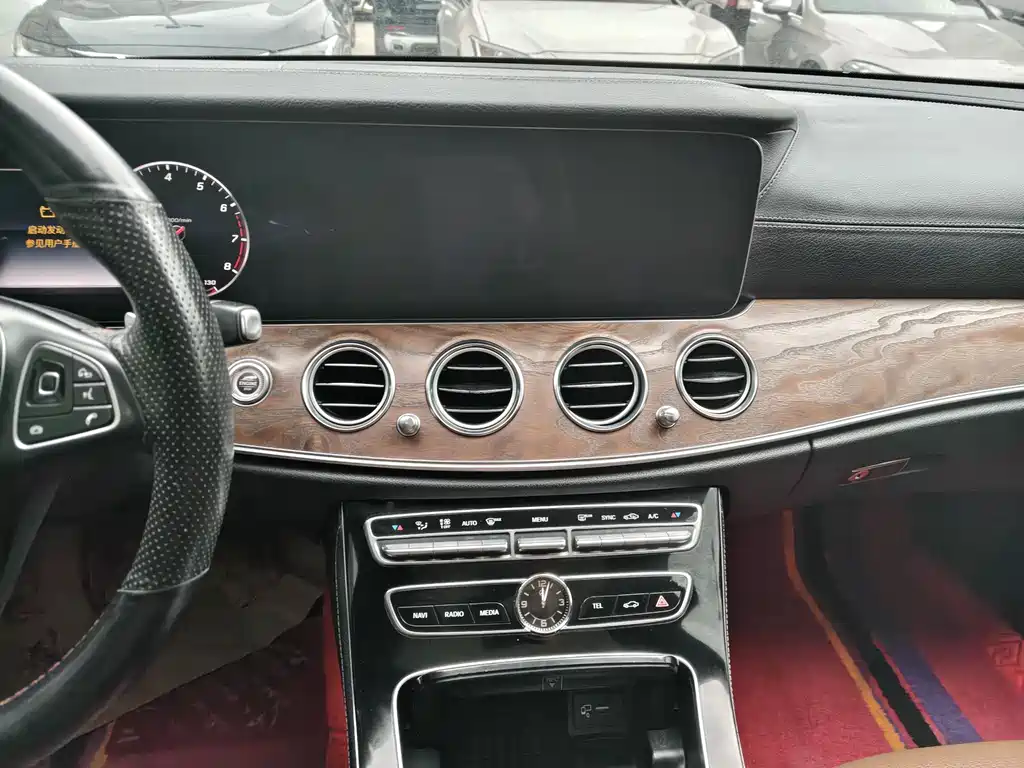 Mercedes-Benz E-Class 2017 — фото 21