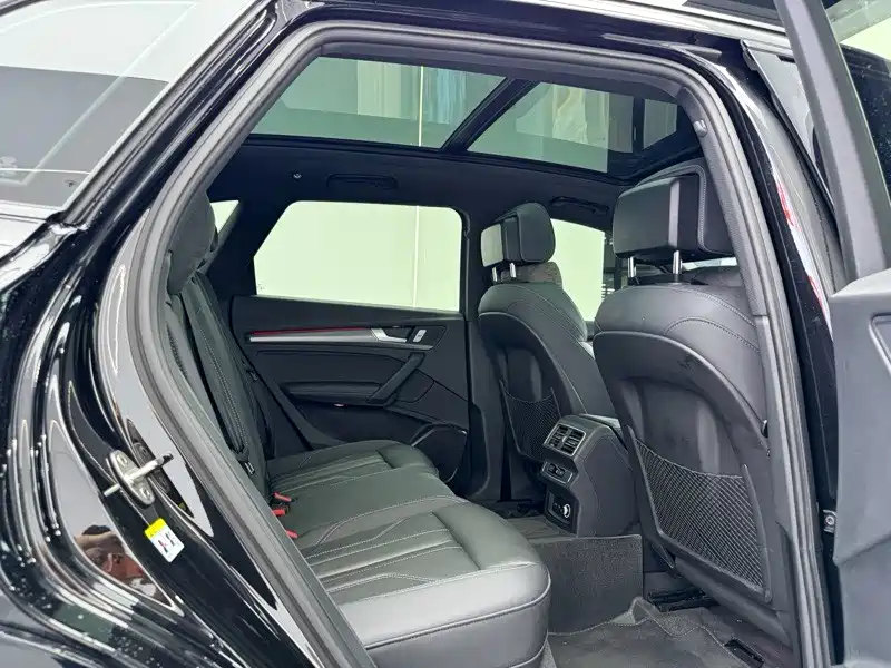 Audi Q5L 2023 — фото 10