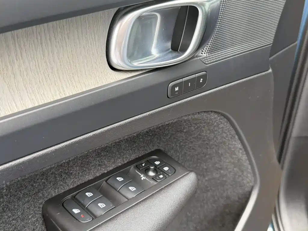 Volvo XC40 2022 — фото 24