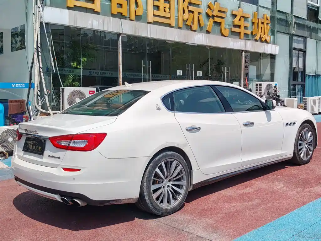 Maserati Quattroporte 2016 — фото 11