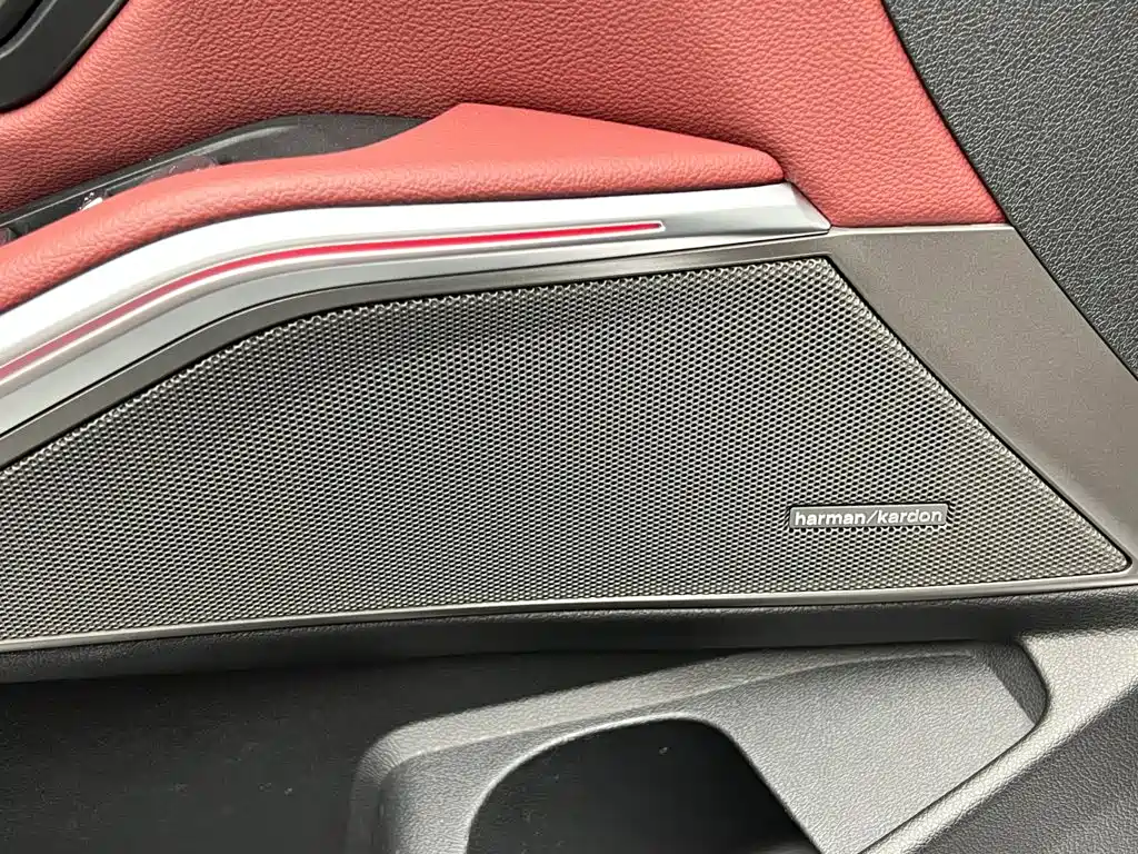 BMW 3 Series 2023 — фото 13